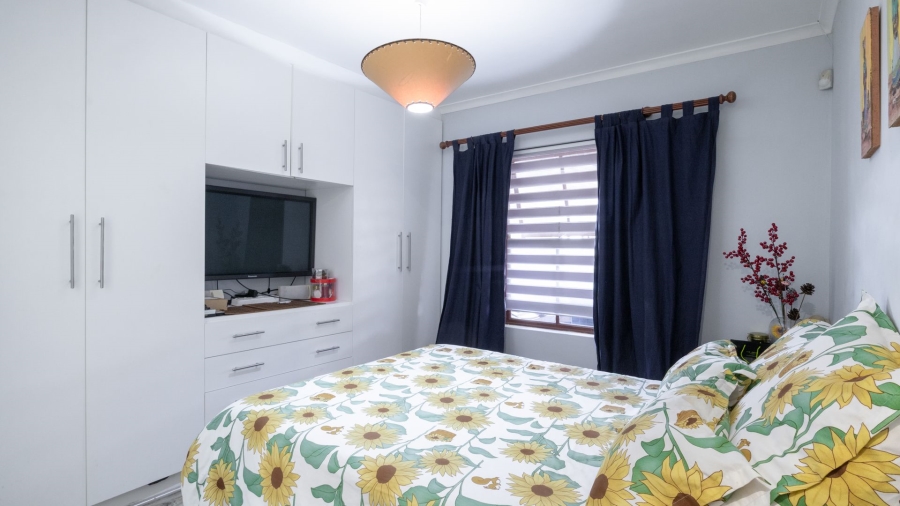 3 Bedroom Property for Sale in Wynberg Western Cape